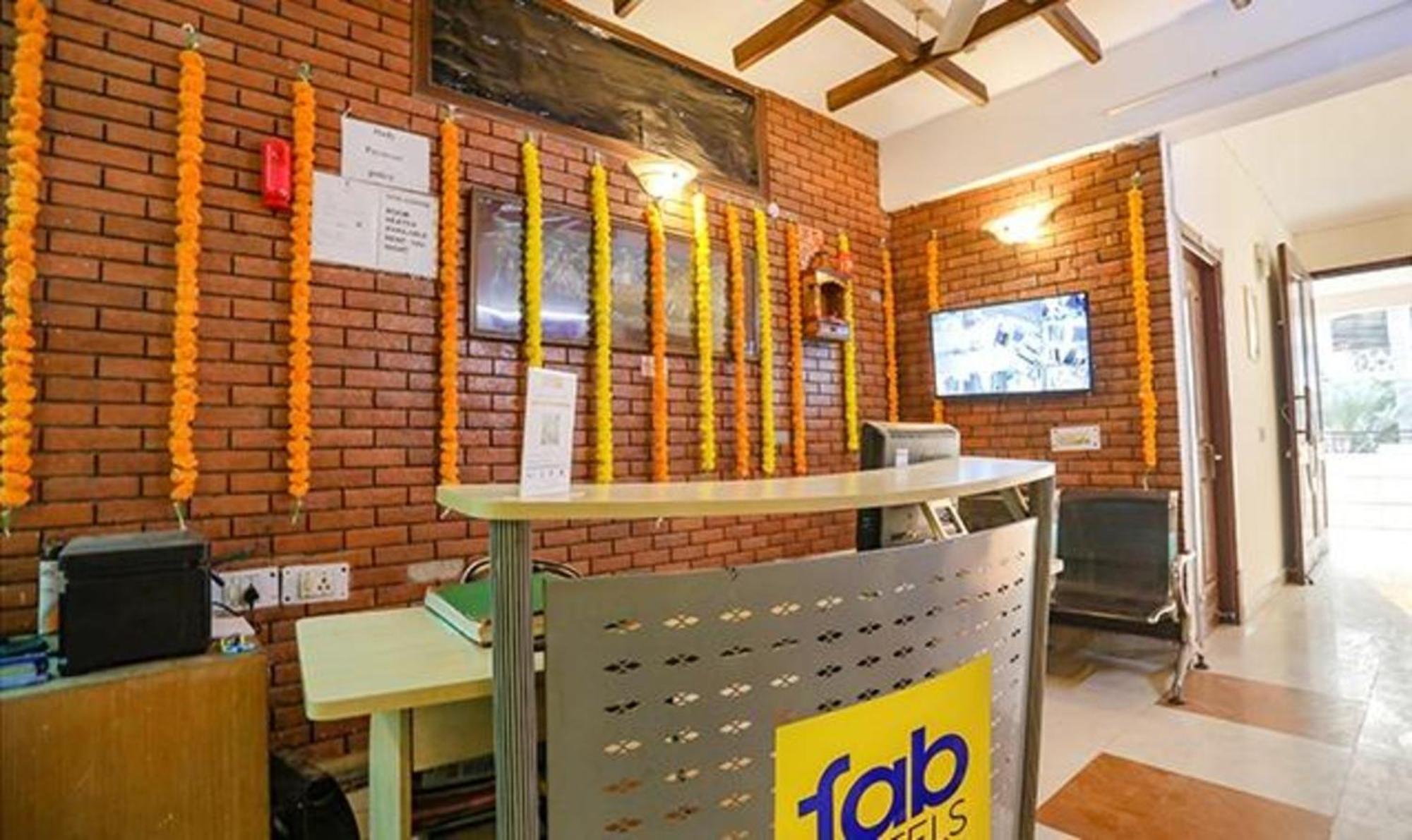 诺伊达 Fabexpress Ap International酒店 外观 照片